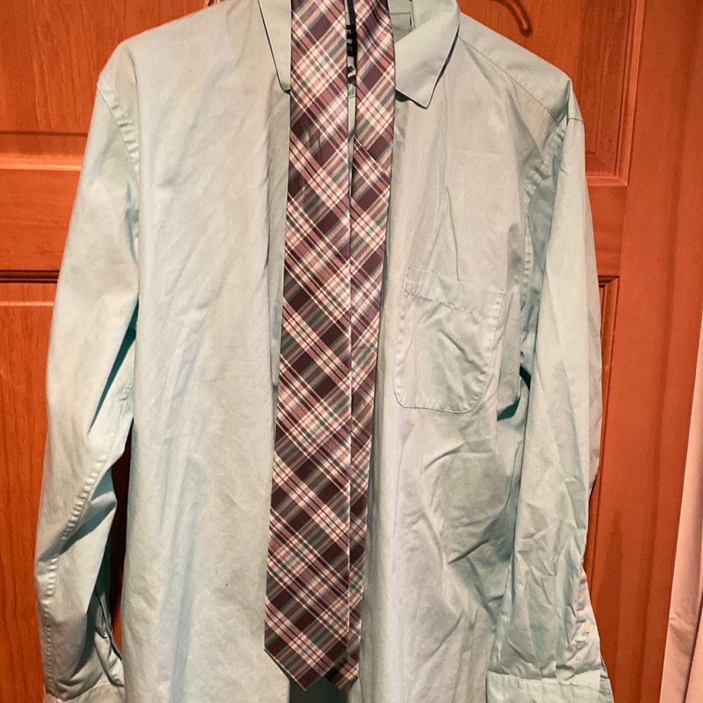 Men’s dress shirt with tie. Worn once